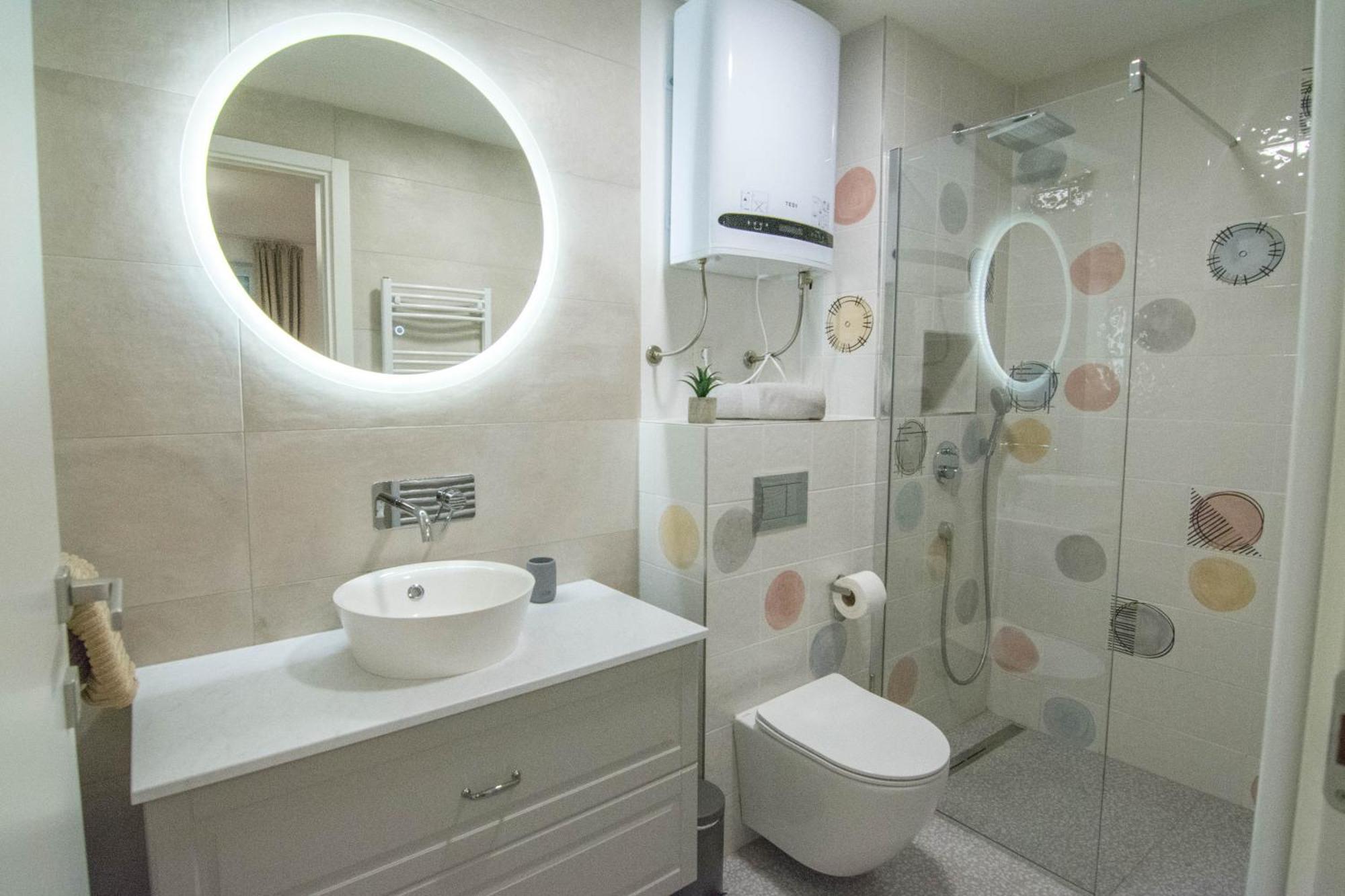 Romiru Rooms And Studio Apartment Split Buitenkant foto